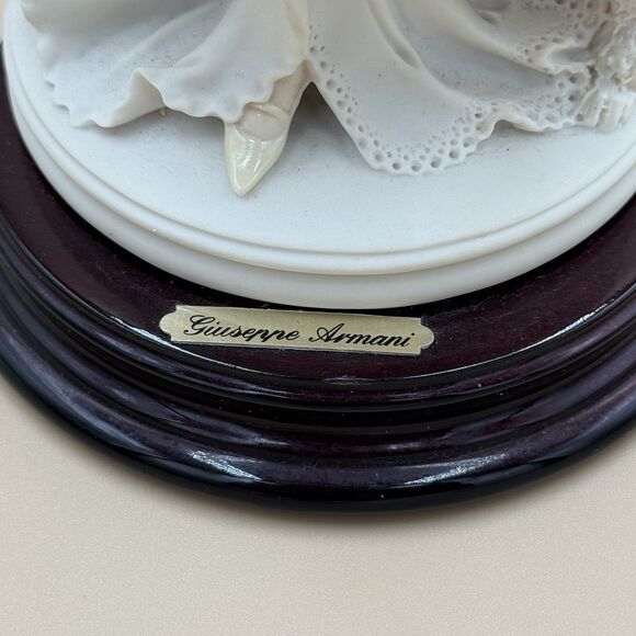 Giuseppe Armani "Dear Friends" Figurine Florence Lady with Poodle & Gold 1994 - Picture 9 of 11